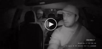 Пассажир решил не платить за такси — но забыл внутри телефон и получил мгновенную карму