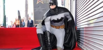 Batman received a star on the Hollywood Walk of Fame (4 photos + 2 videos)