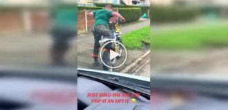 Купил кроссовый мотоцикл и тут же оказался на земле