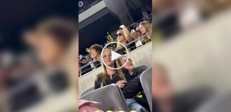 Актер Сет Грин спародировал директора крупной IT-компании, которого засняли с любовницей на концерте