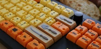 A funny keyboard inspired by cheese (5 photos)