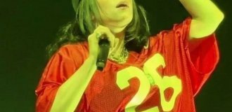 Наряд Билли Айлиш смутил фанатов (4 фото + видео)