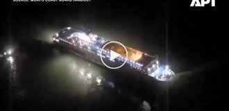 У Південній Кореї пором сіл на мілину через залиплий у телефоні рульовий