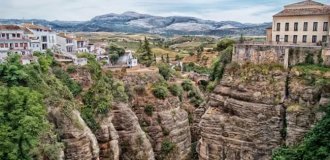 Ронда — город на скалах и душа Андалусии (12 фото)