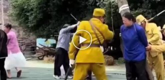 Audience member attacks actor during live performance