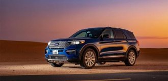 Ford recalls over 740,000 vehicles due to a transmission defect that could cause the car to roll away on its own (1 photo)