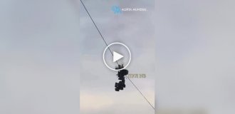 Підвісна камера спалахнула і впала на футбольне поле