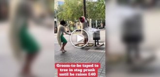 Жених, примотанный к столбу, должен был собирать пожертвования от прохожих