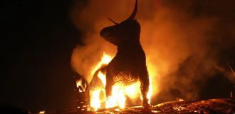 Медный бык — самое страшное устройство для пыток в истории человечества (6 фото)