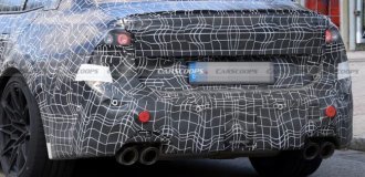 Four exhaust pipes confirm that the new BMW M3 remains powerful (2 photos)