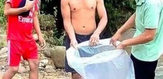 Во Вьетнаме родители отправляют детей в школу в полиэтиленовых пакетах (4 фото)