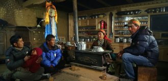 Polyandry in Nepal: how men share one wife (4 photos)