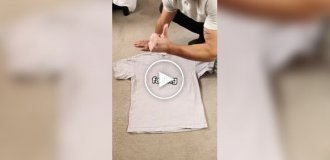 How to quickly fold a T-shirt