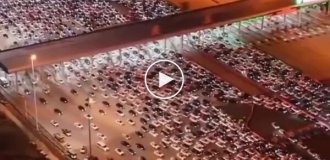 В Китае из-за праздников начался пробочный апокалипсис