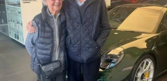 У Великій Британії 92-річна пара купила собі Porsche 911 GT3 на честь 70-річчя спільного життя (2 фото)