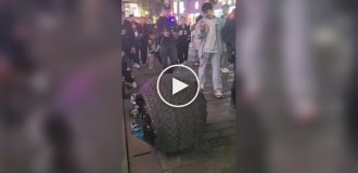 Шарообразный полицейский робот