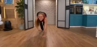 Женщина заменила спортзал на передвижение "на четвереньках" (2 фото + 1 видео)