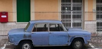 В Италии машина провела на одном месте 47 лет и превратилась в местную легенду (3 фото)