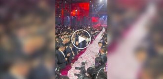 В Китае начальник выплатил подчиненным 26 миллионов долларов в качестве годовой премии