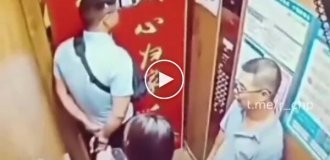 В Китае мужчина напал на бывшую жену с топором