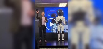 Robot collapsed on stage during a presentation