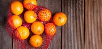 Red Mesh Bags for Oranges: A Clever Marketing Trick or Practical Choice? (3 photos)
