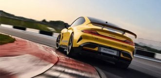 Китайский электромобиль Xiaomi SU7 Ultra побил рекорд Porsche Taycan (3 фото + 1 видео)