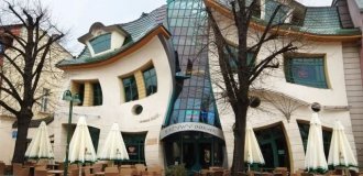 Krzywy Domek — "Кривой домик", построенный в 2004 году (5 фото)