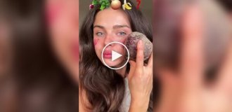 Девушка накрасилась продуктами из холодильника