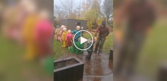 В детских садах Дании детям разрешают и даже поощряют играть в грязи