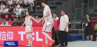 A Chinese basketball player with a height of 226 centimeters