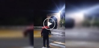 Ночной ремонт закончился разлитой краской на дороге