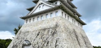 У Японії продають шестиповерховий замок за 64 тисячі доларів (4 фото)
