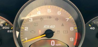 Porsche розвиває двигуни внутрішнього згоряння тільки для багатих - це лише початок ексклюзивних функцій.