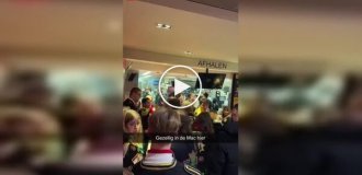 Агресія в ресторані та повний спокій охоронця