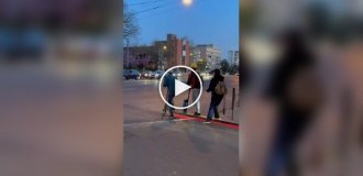 In Hungary, some geniuses have built a crazy scooter for four people.