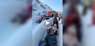 В Китае придумали «снежный высокоскоростной поезд» из ватрушек