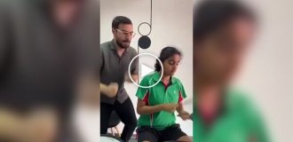 Хороший учитель игры на барабанах