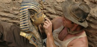 Are archaeologist Howard Carter and his team truly struck by the Curse of Tutankhamun? (5 photos)