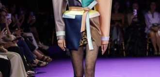 Strange, funny and unusual outfits at Paris Fashion Week (18 photos)