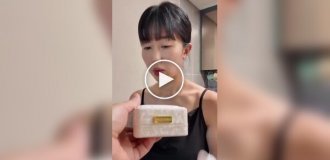 Женщина получила пикантный подарок