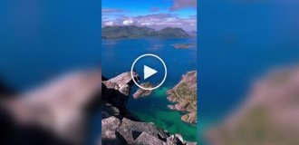 На Лофотенских островах в Норвегии можно провести половину лета с постоянным днем