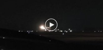 Истребитель США взорвался при попытке взлета