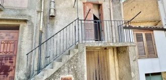 Уютный домик в Сицилии за скромные 12 тысяч евро (9 фото)