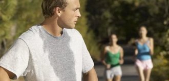 Young Men Are Ditching Showers for Sex—and Here's What Science Has to Say (8 photos)