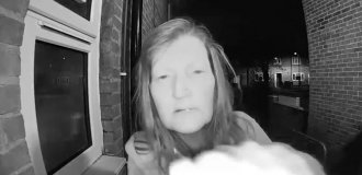 Неадекватная соседка полтора года терроризировала семью (8 фото + 1 видео)