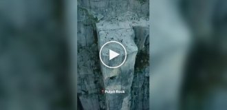 Утес Прекестулен в Норвегии