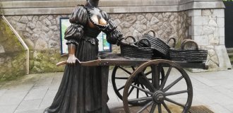 Why is the neckline of a monument to a beautiful Irish woman polished to a shine (6 photos)