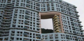 Leaky skyscrapers in Hong Kong (7 photos)