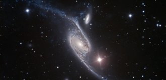 Гигантская спиральная галактика NGC 6872 (1 фото)